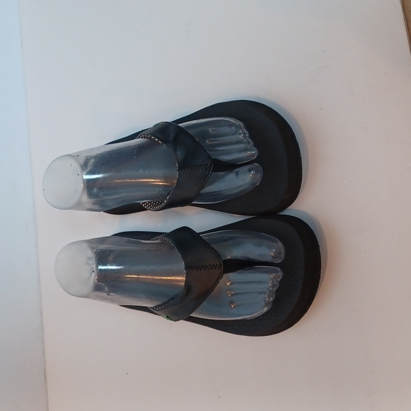 SANUK SANDALS - Picture 2 of 5